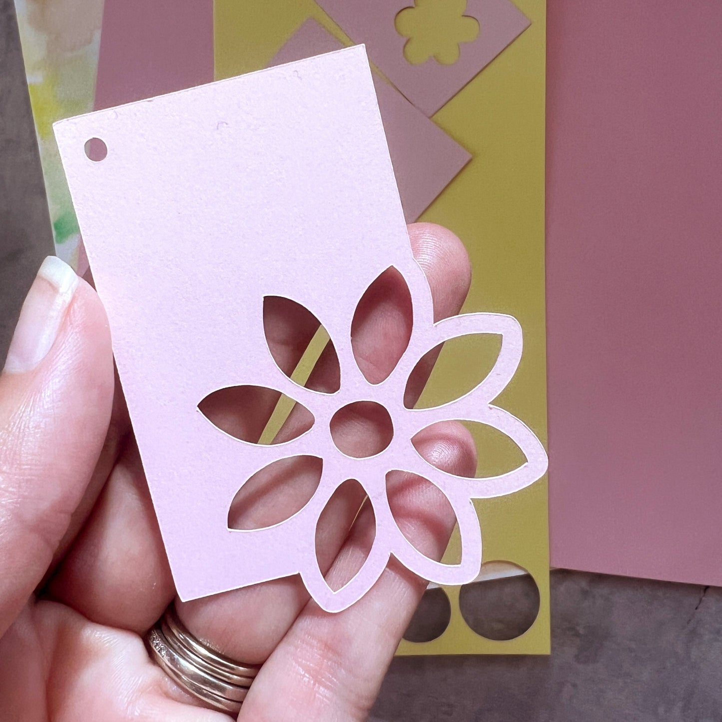 eBook & SVG Bundle: Cut-out Shape Projects with Cricut